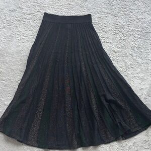 NWT. Prima Size S Pleated Skirt